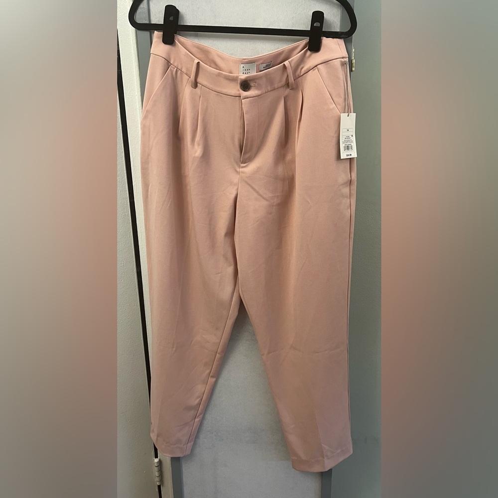 NWT A New Day Women's Pants Size 14 High-Rise Relaxed Fit Tapered Ankle Tan Pink